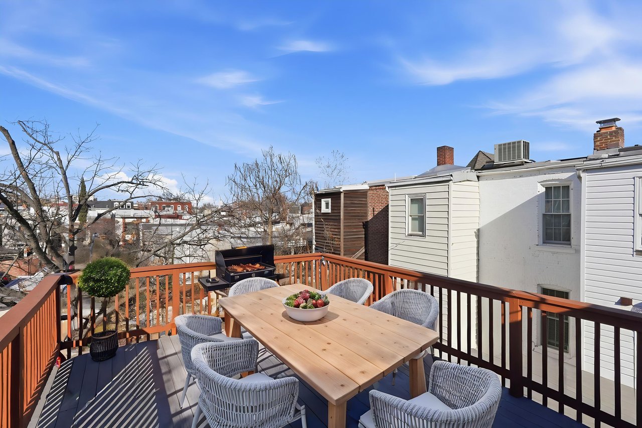 326 INDEPENDENCE AVENUE SE