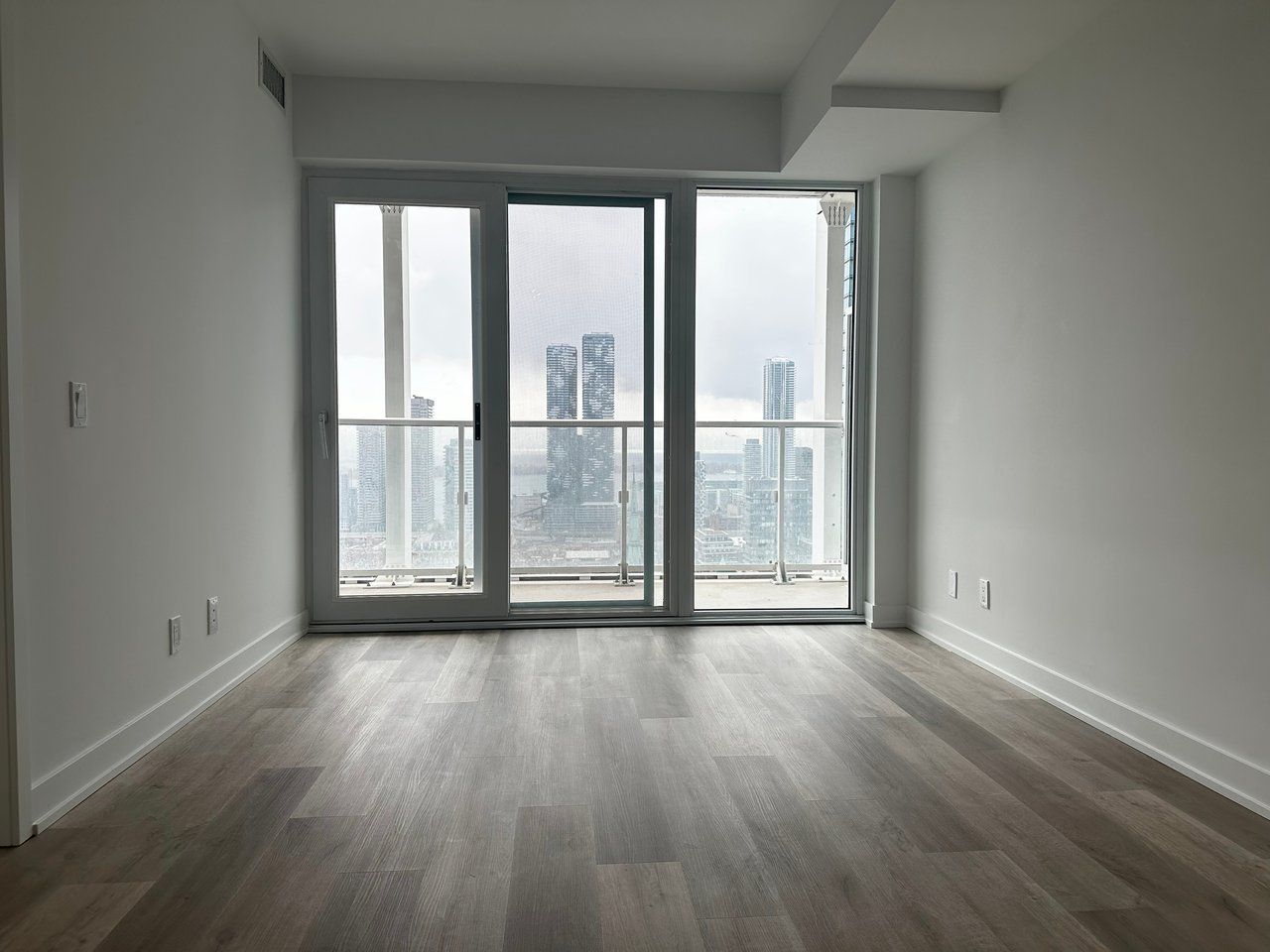 88 Queen St E #3508, Toronto