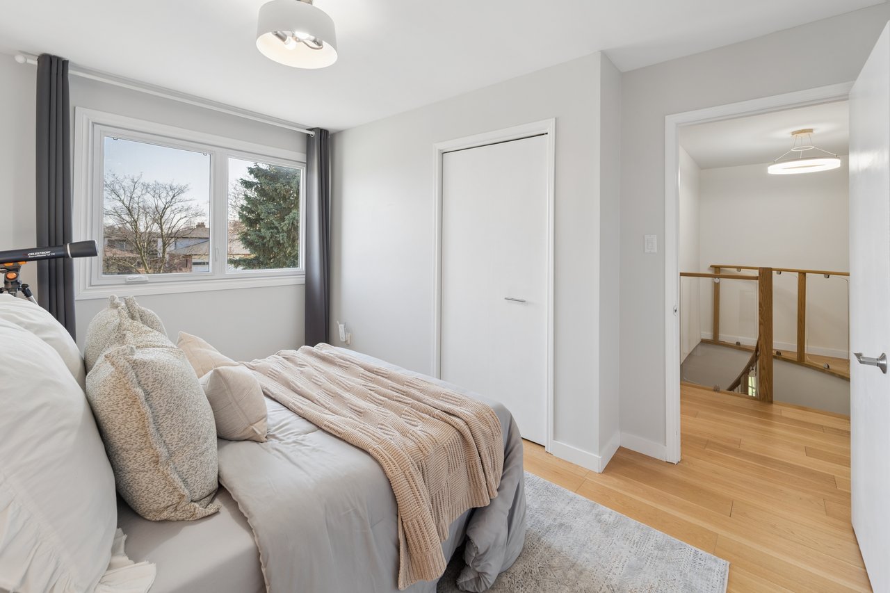 1156 Gloucester Square