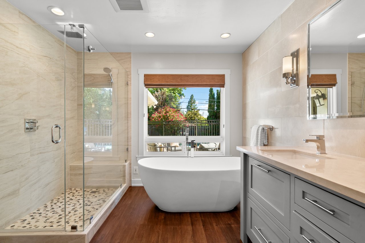 247 Marchmont Dr