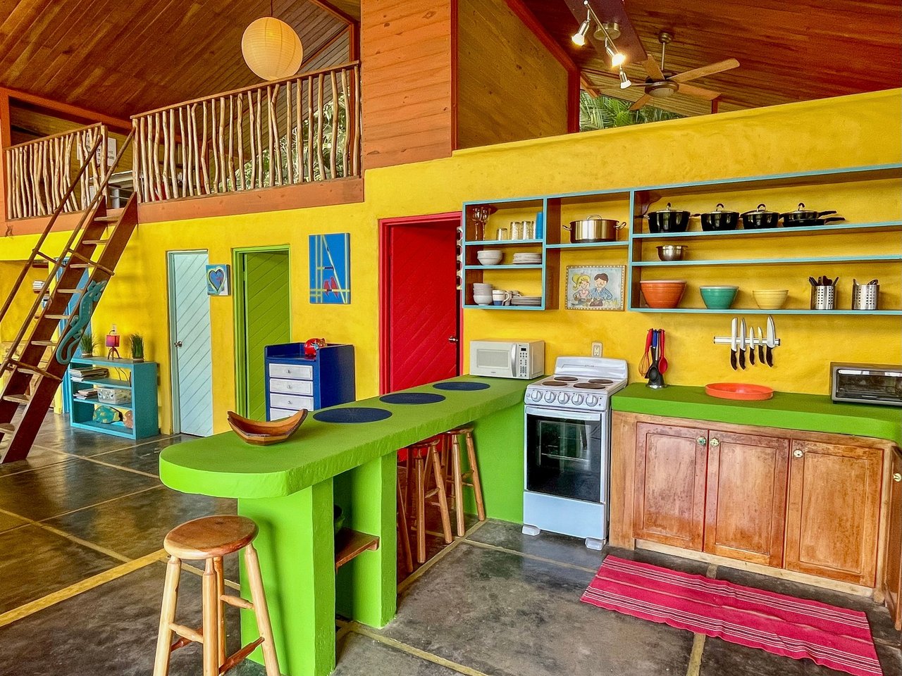 2.35 ACRES- 2 Bedroom Colorful Jungle Home With Ocean Views, Privacy, Room To Build More, Only 10 Min To Dominical!!!
