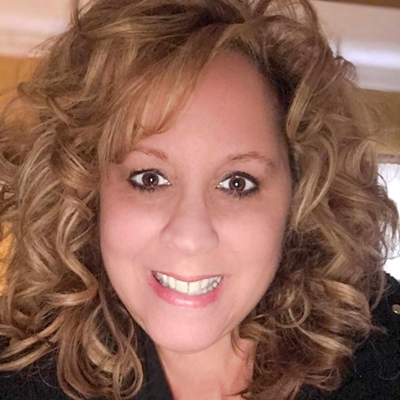 Laurie Rosenbaum Evansville, IN Real Estate Agent Headshot