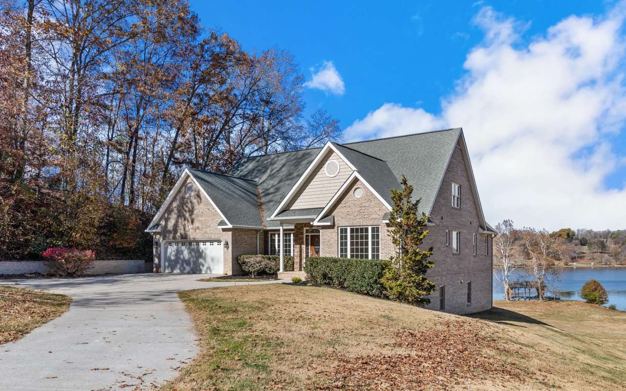 Wallace Luxury Spotlight | 3919 Topside Road Knoxville, TN 37920