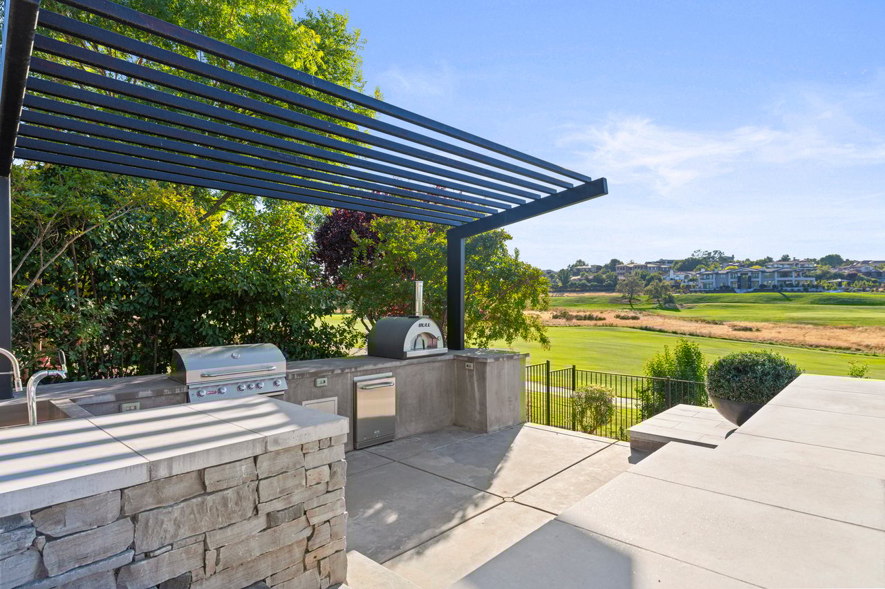 4573 Greenview Drive