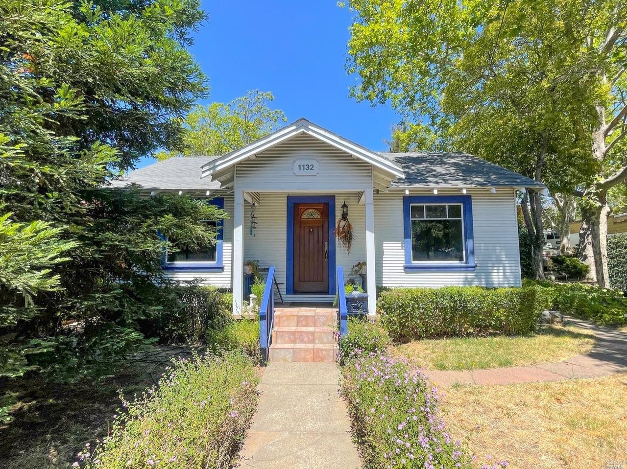 1132 Sir Francis Drake Blvd