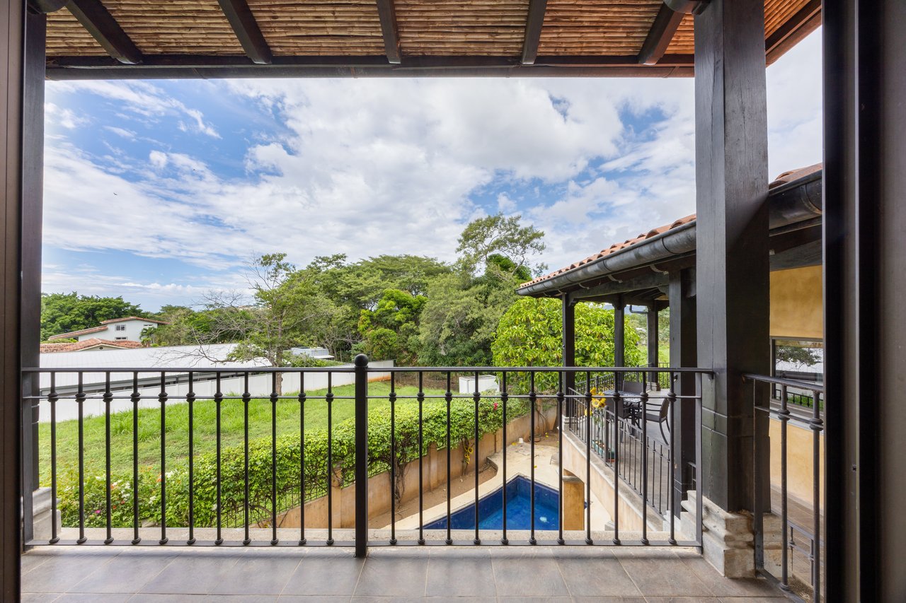 Casa de Vida, Altos de Flamingo | Mediterranean-Style Villa with Pool & Guest House Near Playa Flamingo