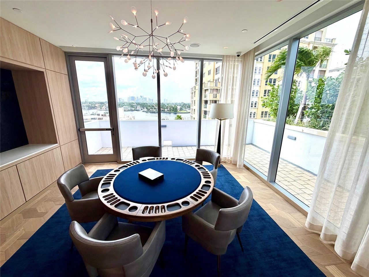 153 N Seabreeze blvd S-2101