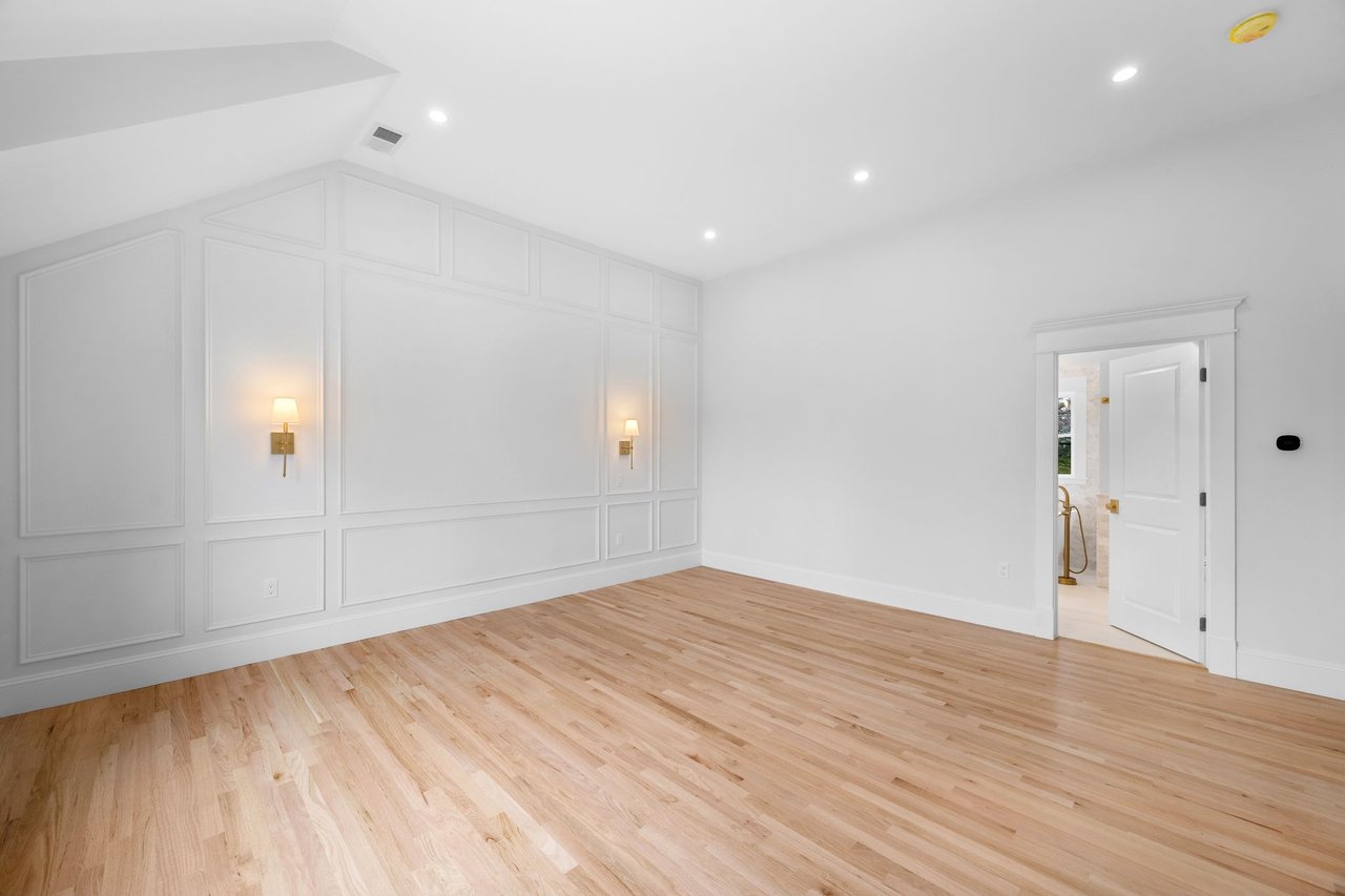 36 Rockaway Ave