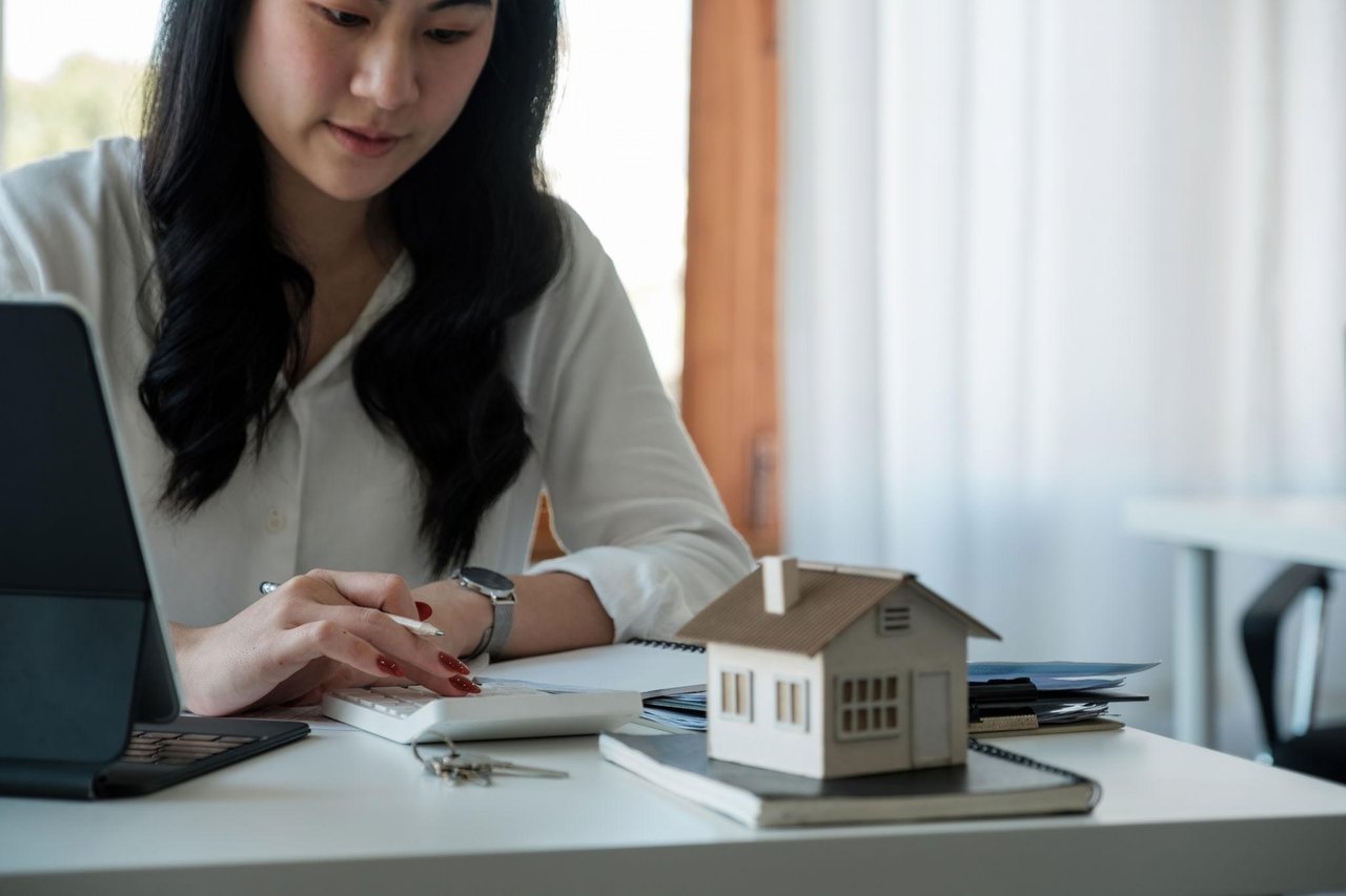 🏡 Why Smart Buyers Focus on Monthly Cost—Not Just Purchase Price