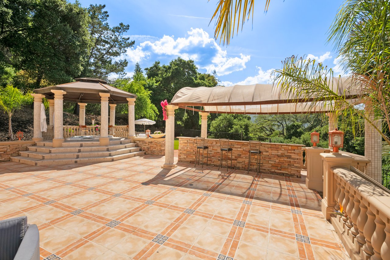 16840 Cypress Way