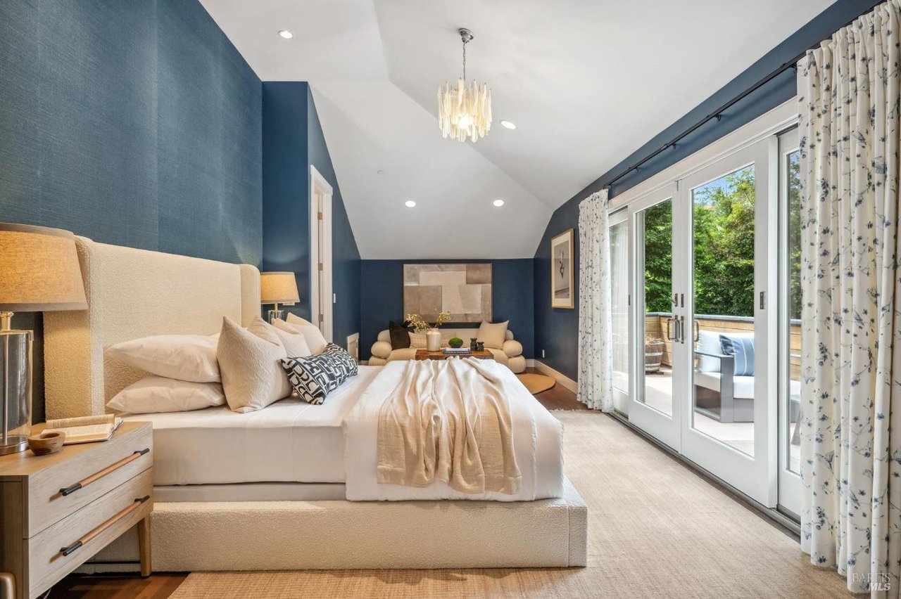 Stylish Mill Valley