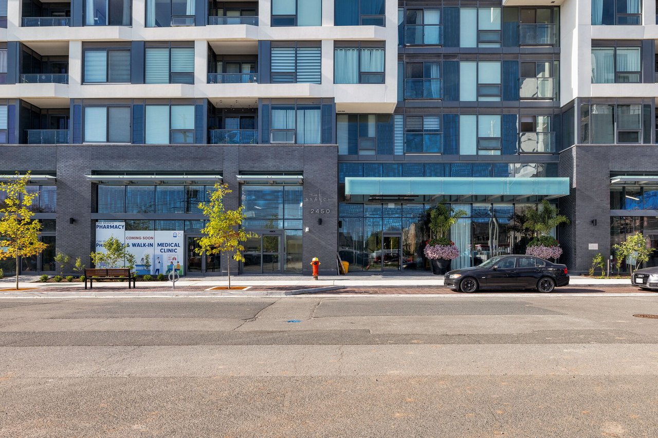 720-2450 Old Bronte Road Unit: 720