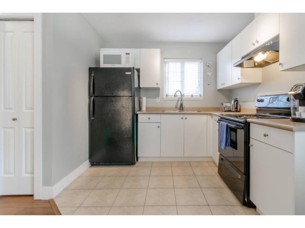 6696 193A St