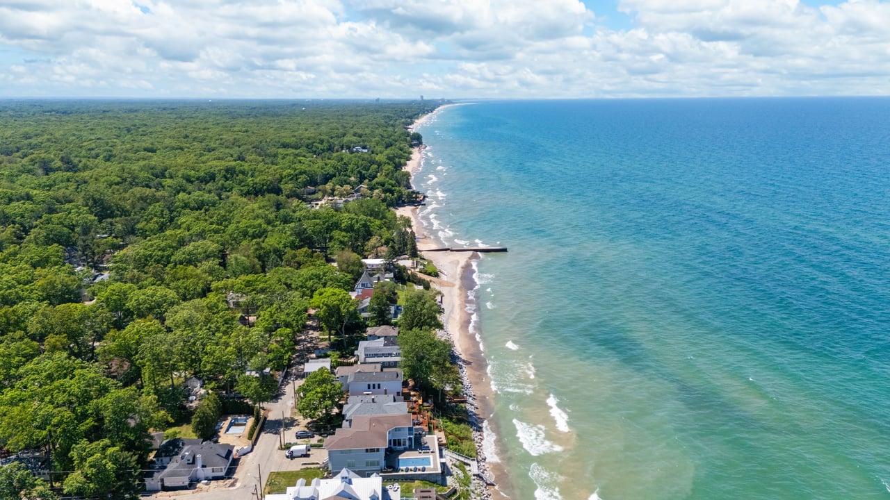47118 Oak Avenue, Grand Beach, MI 49117