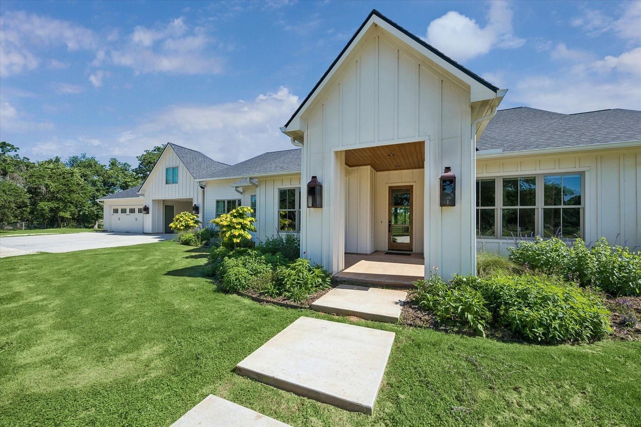 4052 Kuykendall, Bellville, Texas, 77418 Austin County