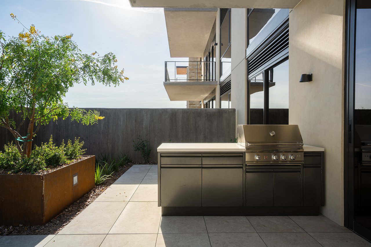 5000 N CAMELBACK RIDGE Drive, 108