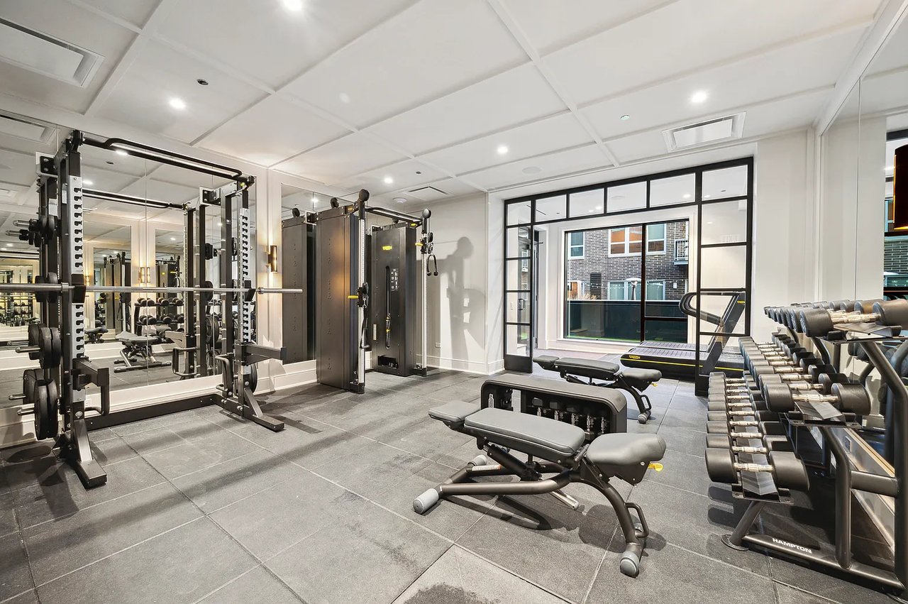 21 N May St, #405