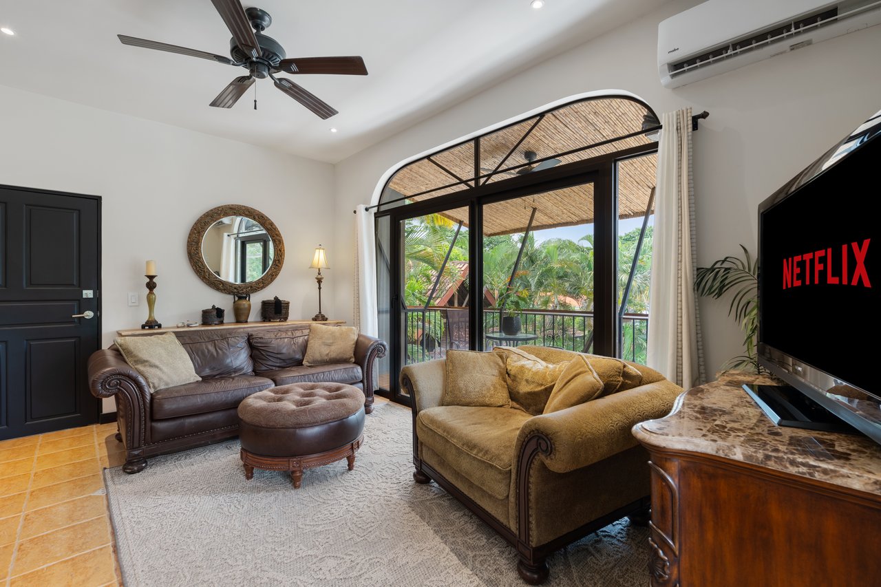 Laughing Gecko Suites | Beach Suites / Boutique Hotel For Sale