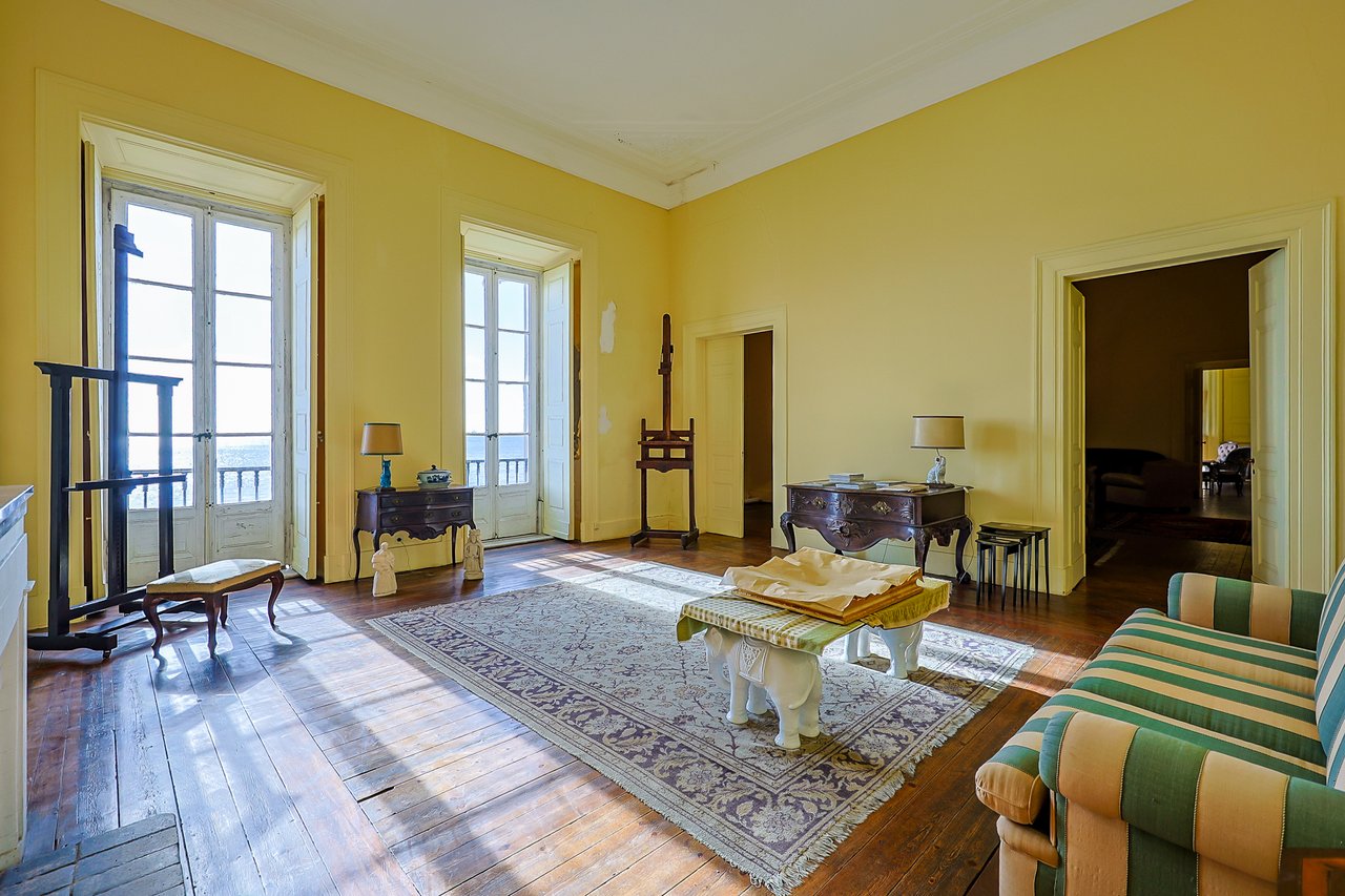 Quinta do Relógio: Historic 19th-Century Waterfront Palacete in Paço de Arcos, Oeiras