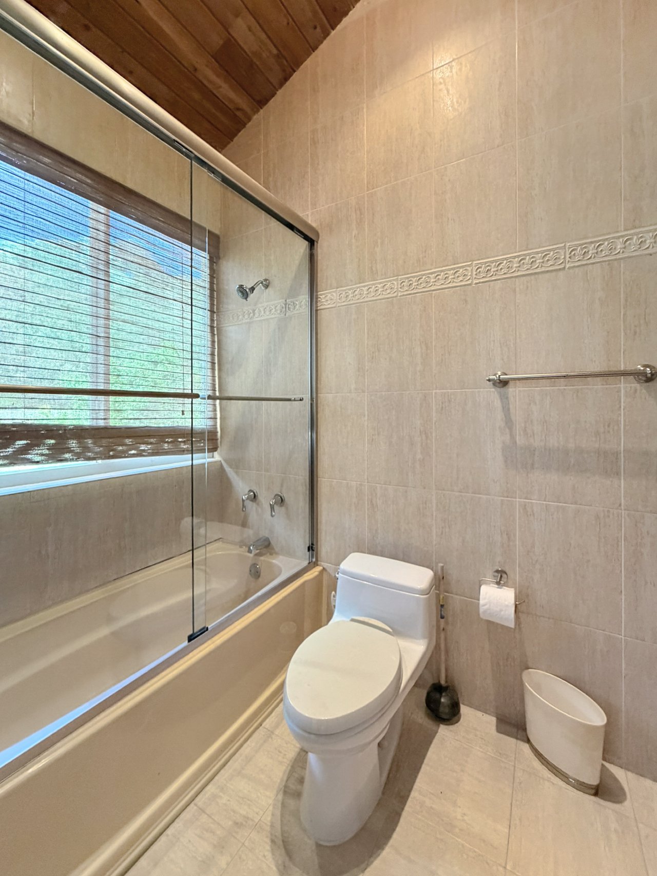 565 Parham Town 7 Bedroom Villa