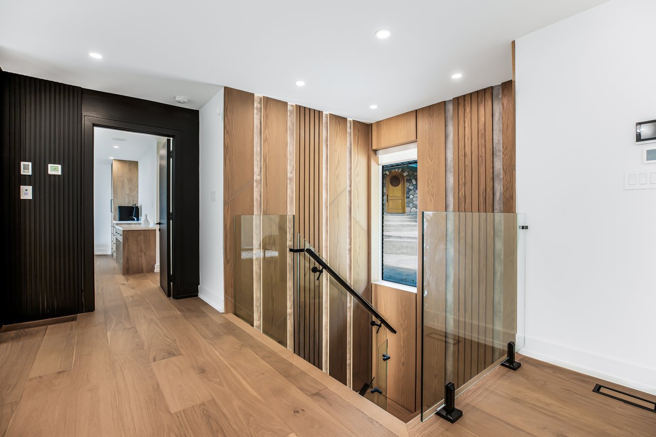 285 Balmy Beach Road