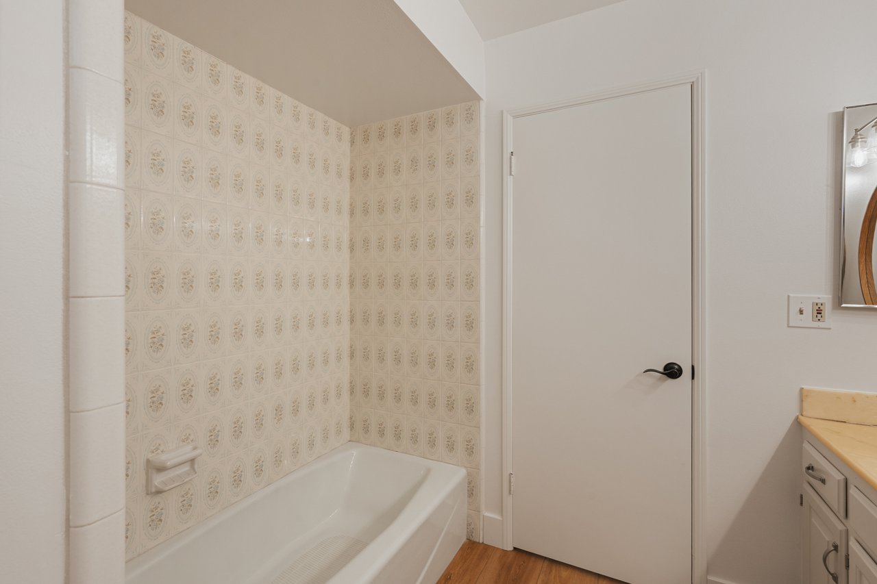 7817 E. Sandberg Lane