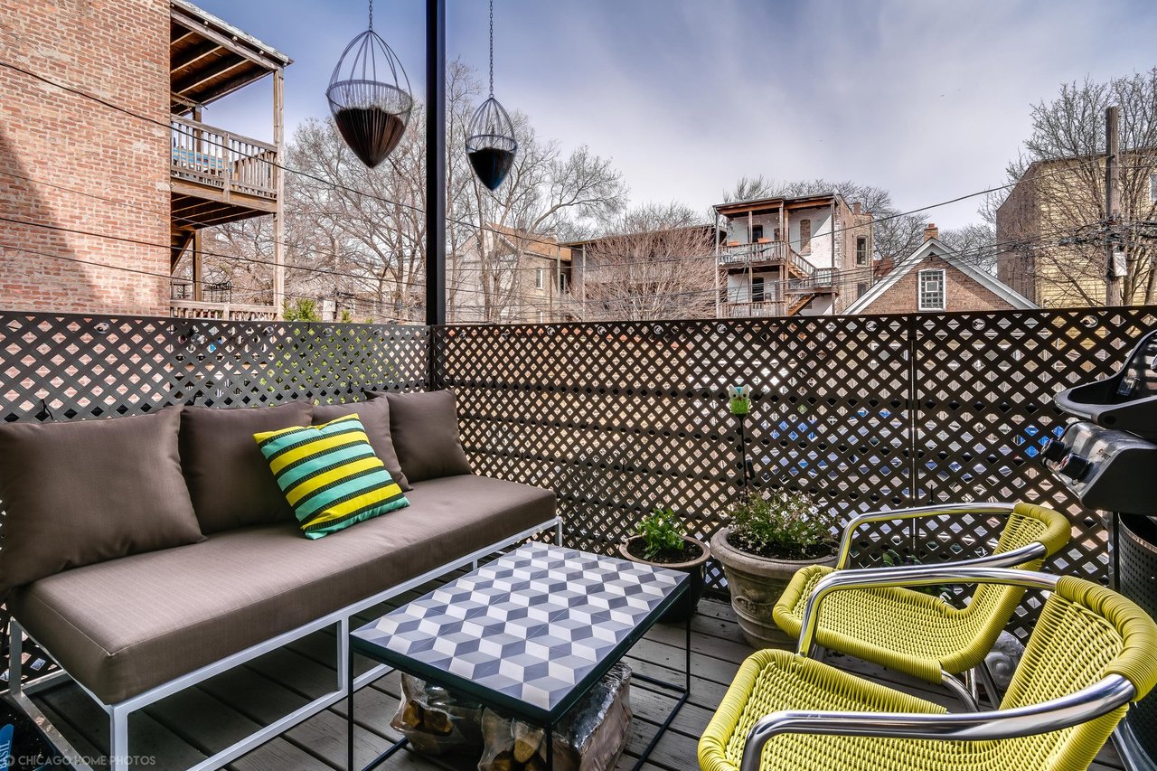 Just Listed – Wicker Park Duplex – 2136 W Crystal #1