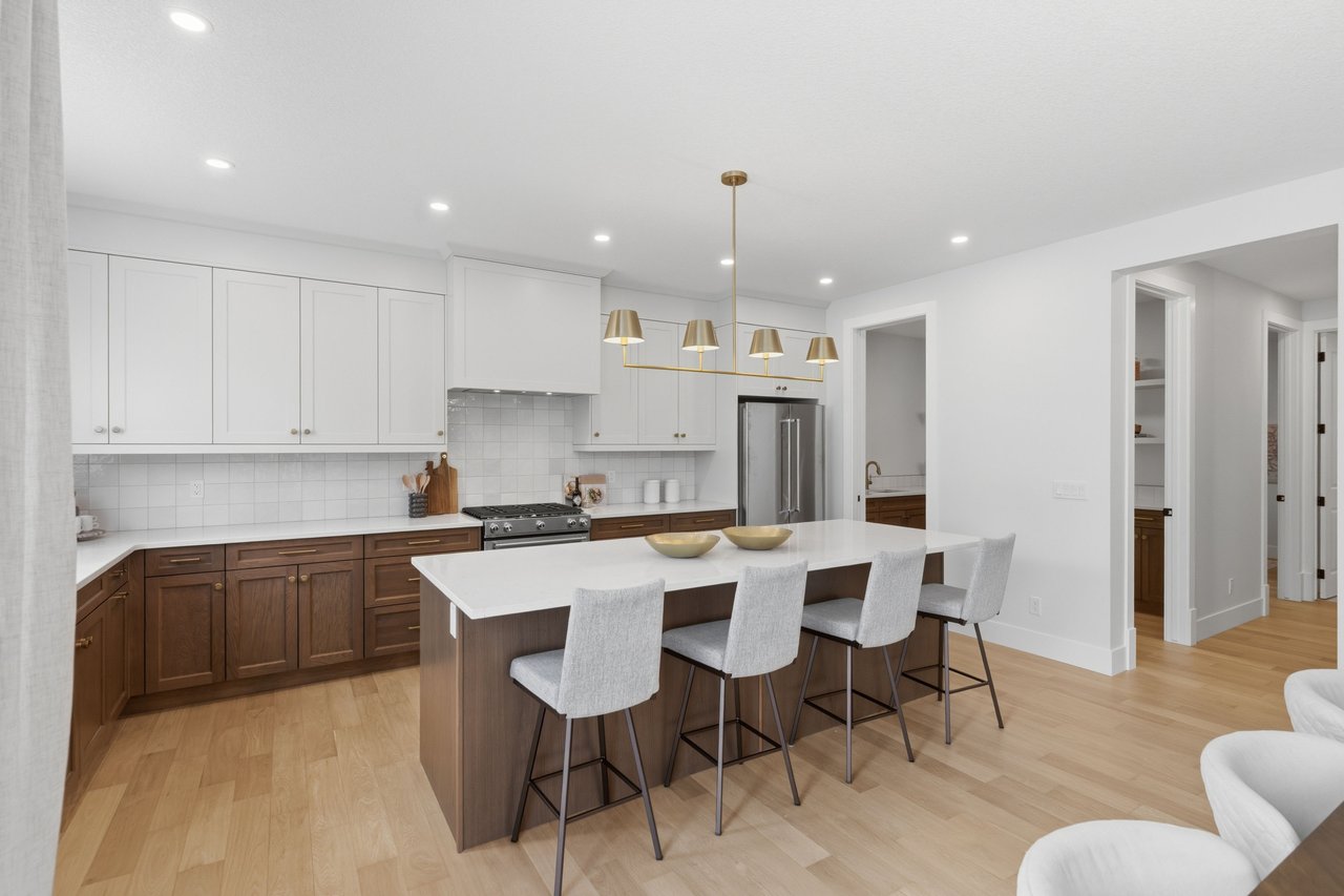 378 Bessborough Drive SW