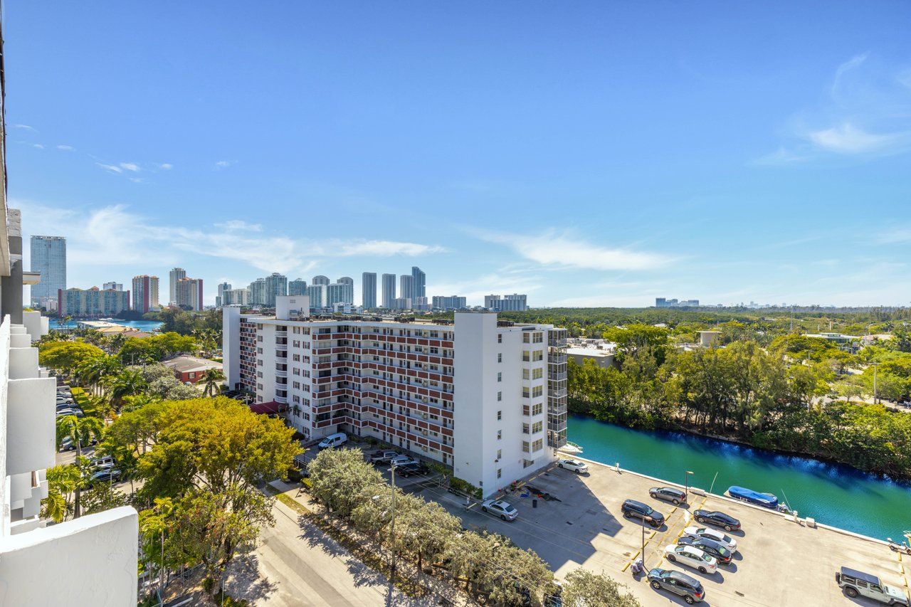 3545 NE 166th St #1004 North Miami Beach