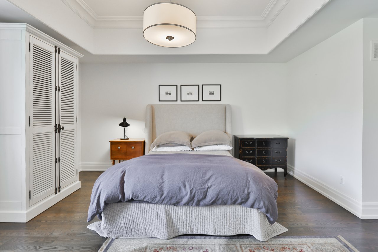 1497 Lakeshore Road W