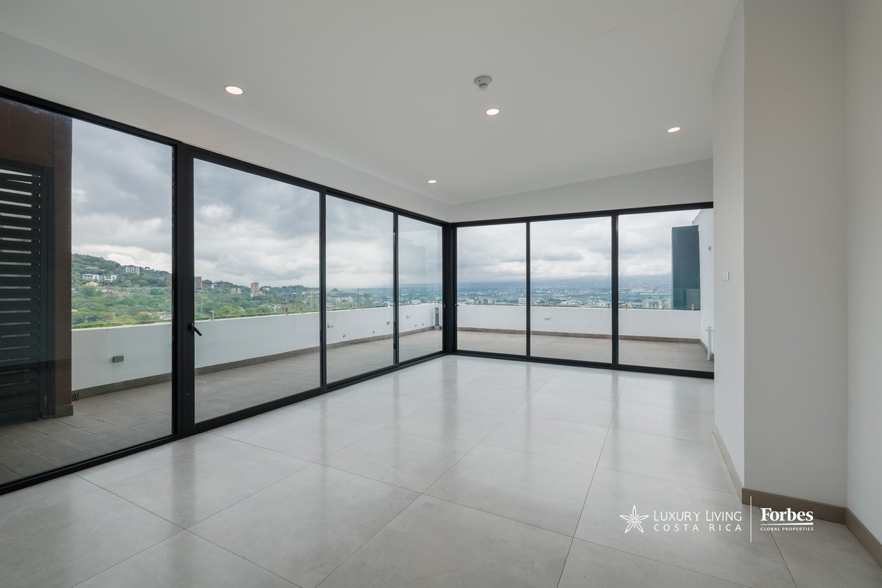 21469 - Contemporary penthouse for sale, spacious rooms and terraces