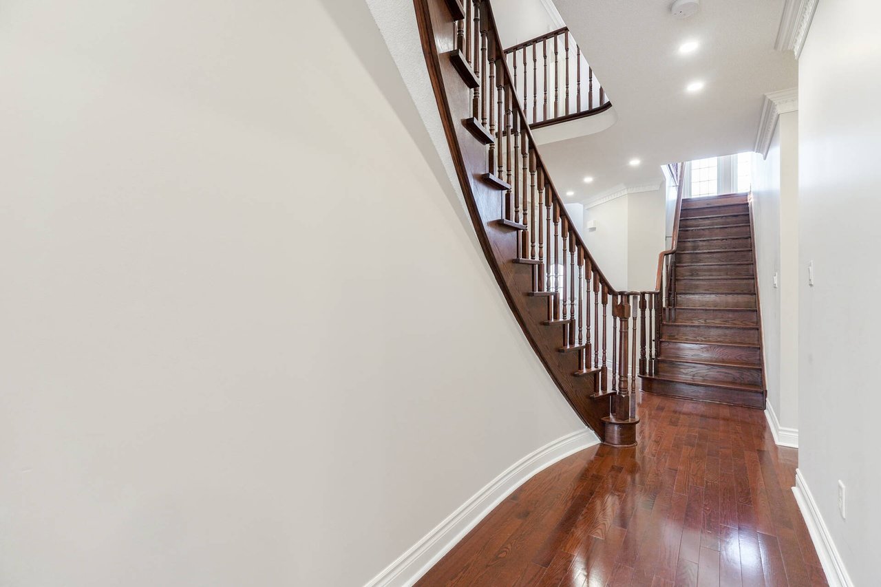 1648 Pennel Drive Unit: Upper