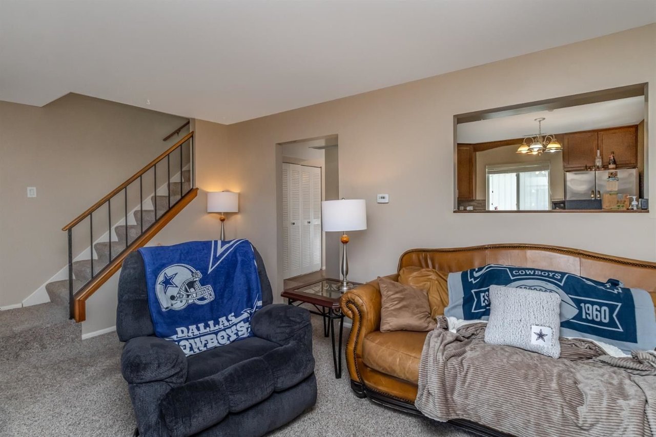 618-622 N Shelby Pl, Hobart, IN