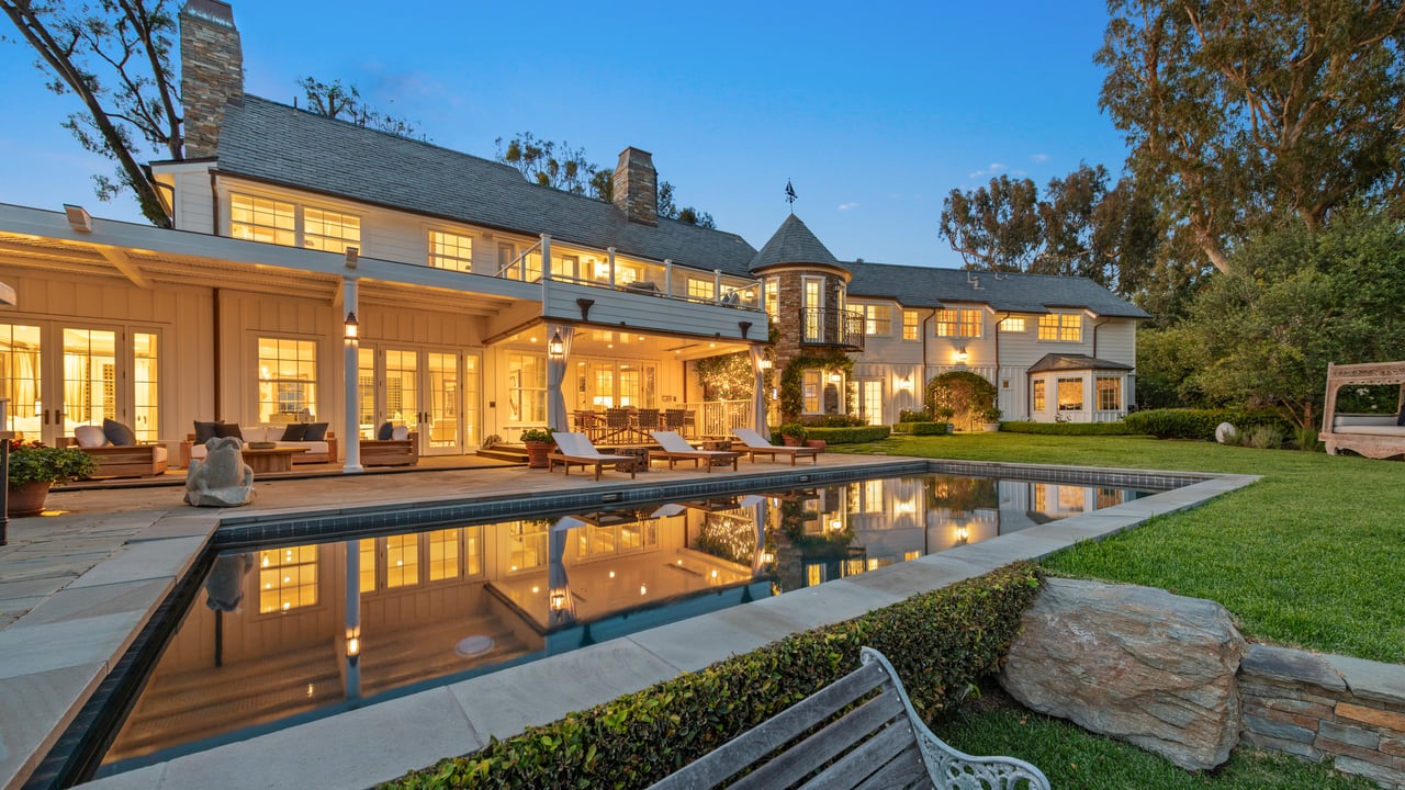 6825 Zumirez Drive