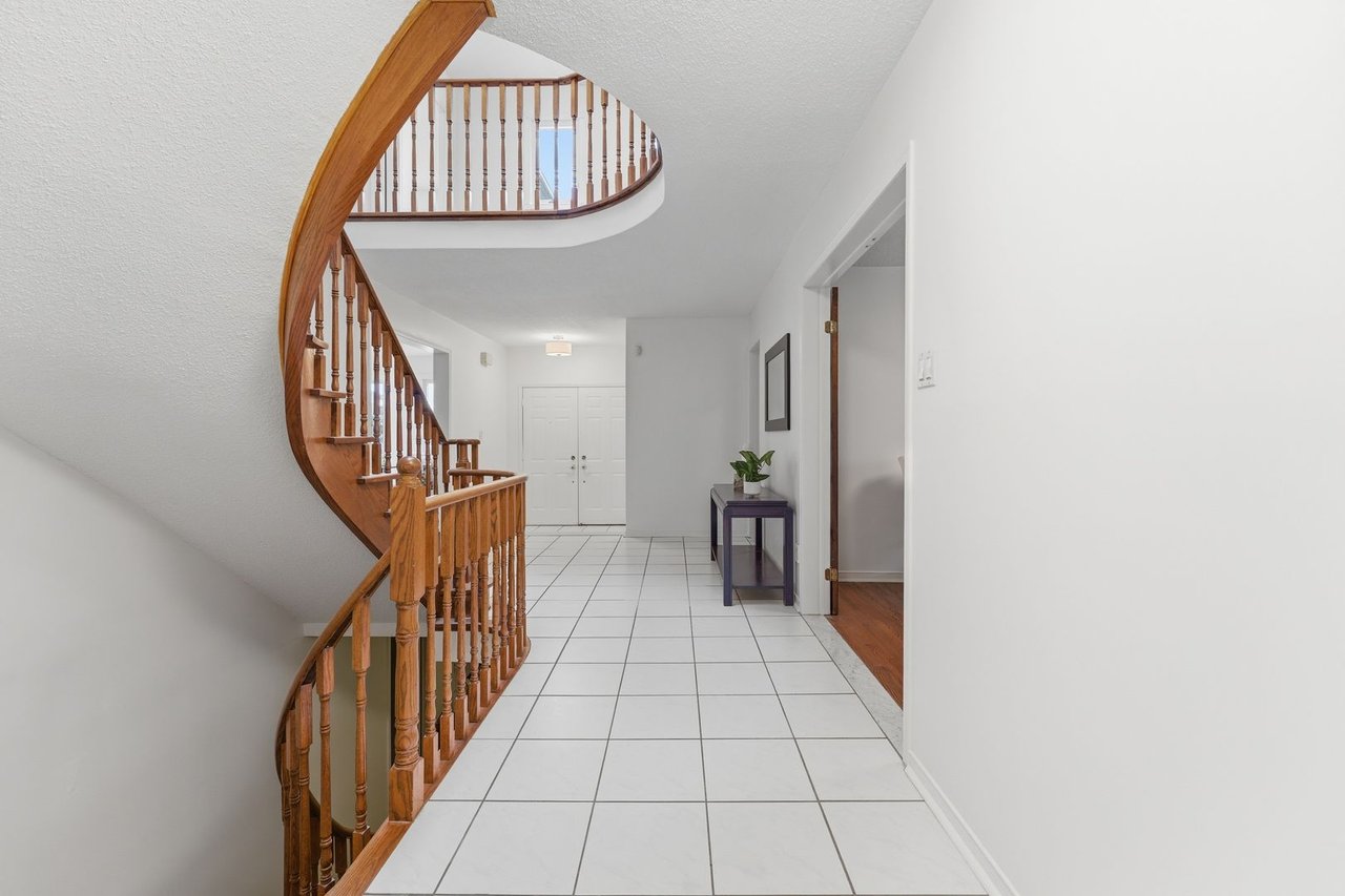 5211 Micmac Cres