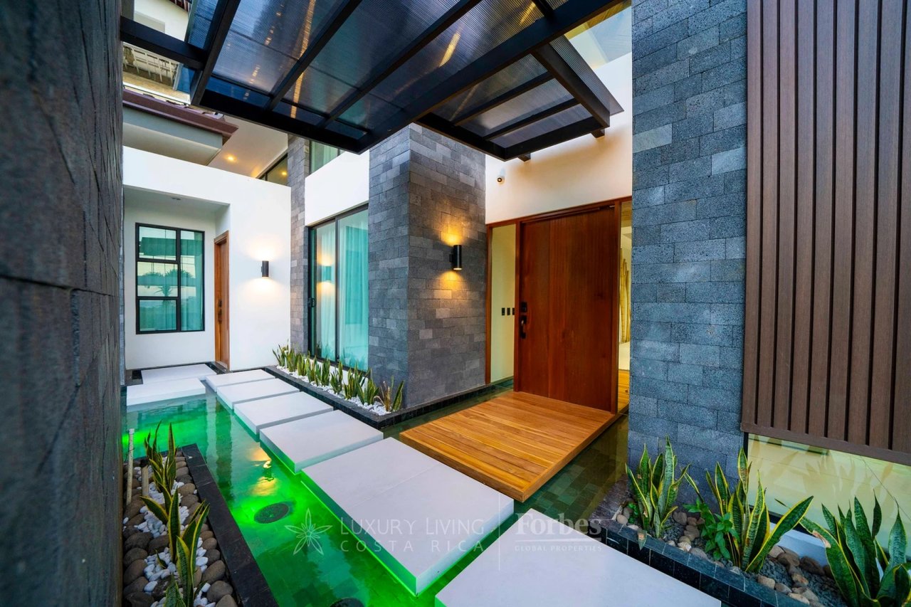 20702 - Contemporary Luxury with Ocean Views in Playa Flamingo