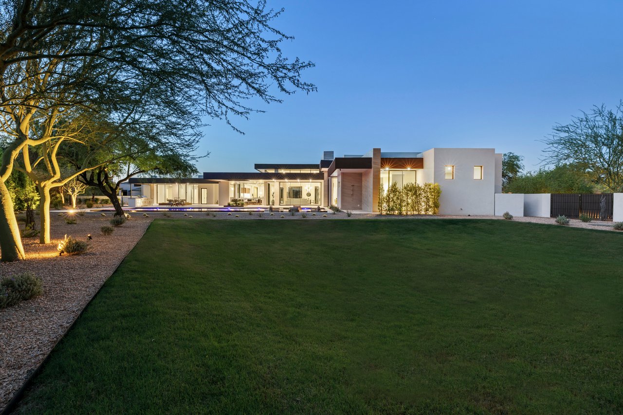 9012 N 53rd St, Paradise Valley, AZ 85253