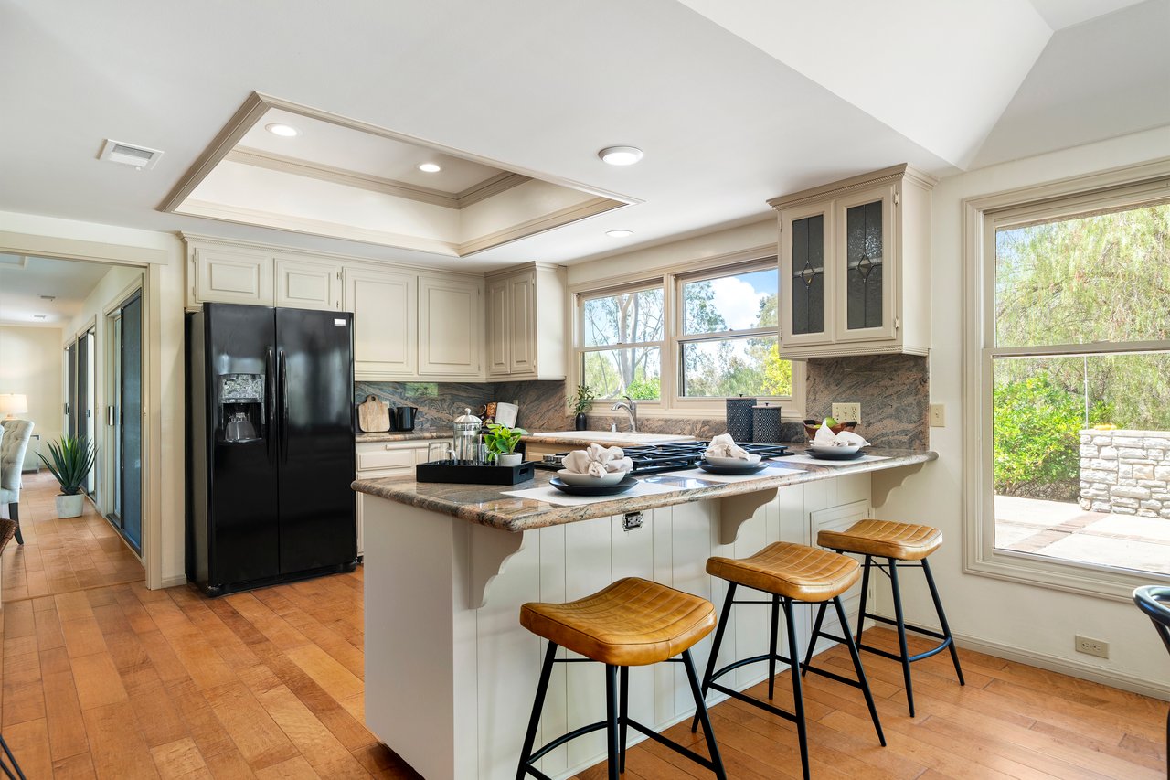 38785 Avenida Bonita