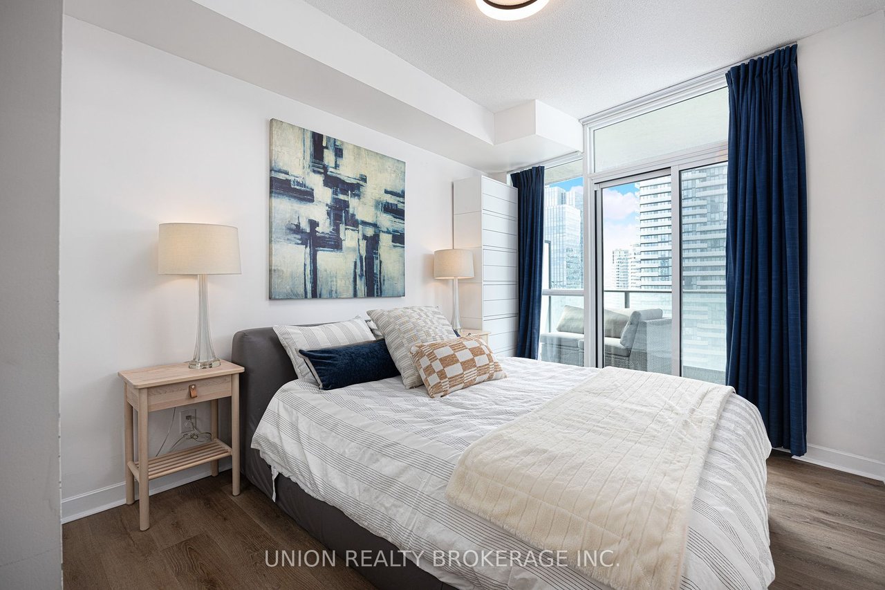 33 Bay St, Ste 2903