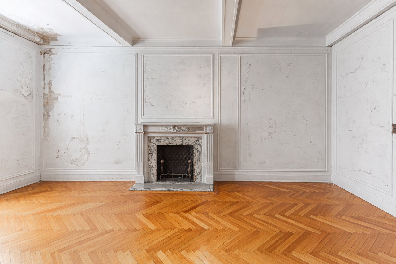 The Parviz Team at Compass helps families throughout Brooklyn and Manhattan prepare, market, and sell estate and probate properties with customized strategies and experienced representation.