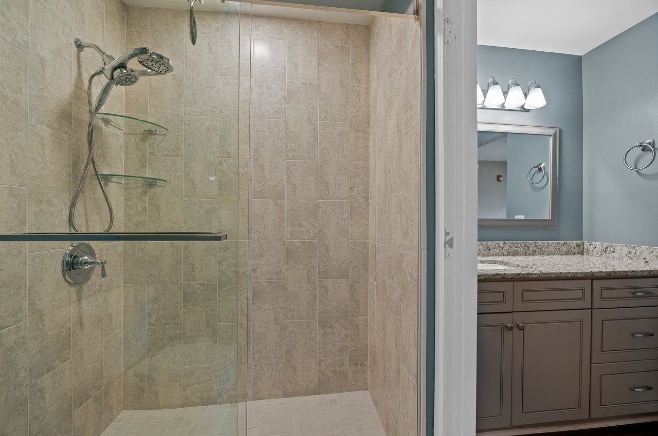 7050 Newport Dr Unit 101