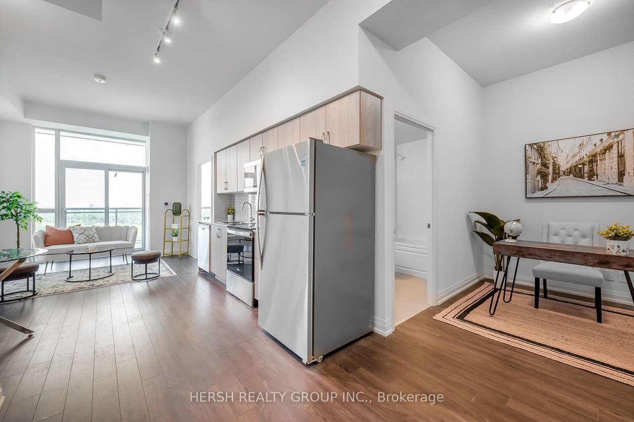 PENTHOUSE LIVING IN LUXURIOUS LOCCATION