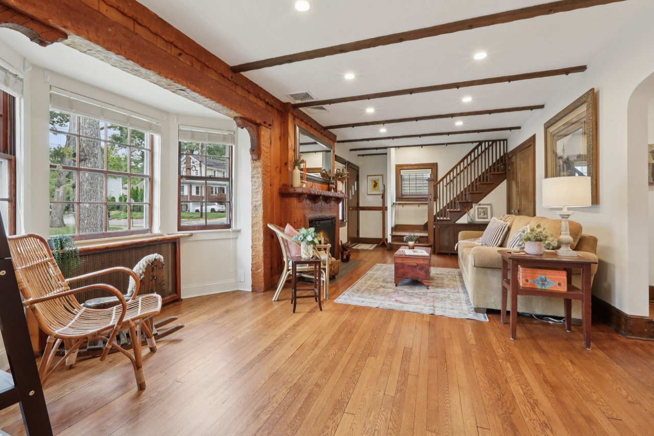 62 Hillside Ave