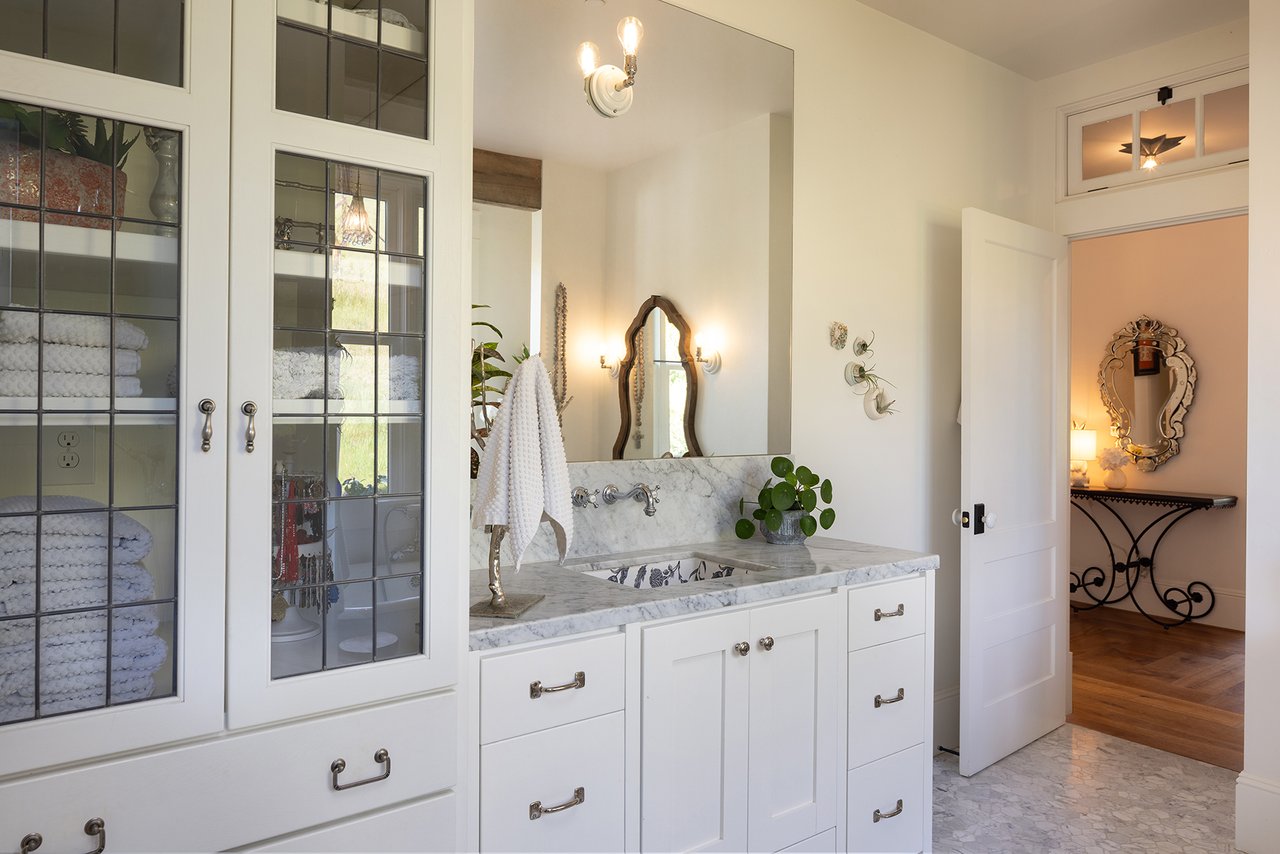 Honey Hill - 365 Race Horse Ln