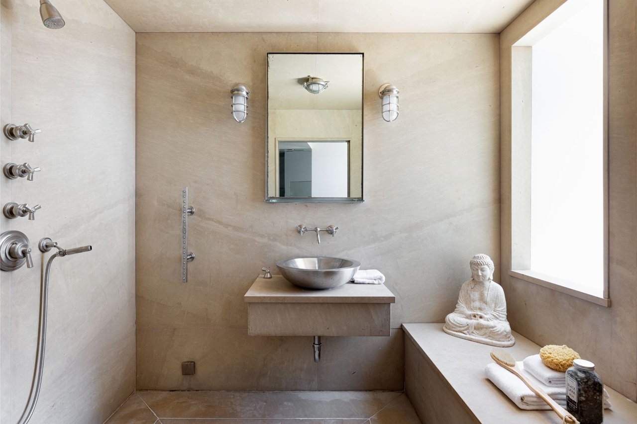 8713 Sunset Plaza Ter