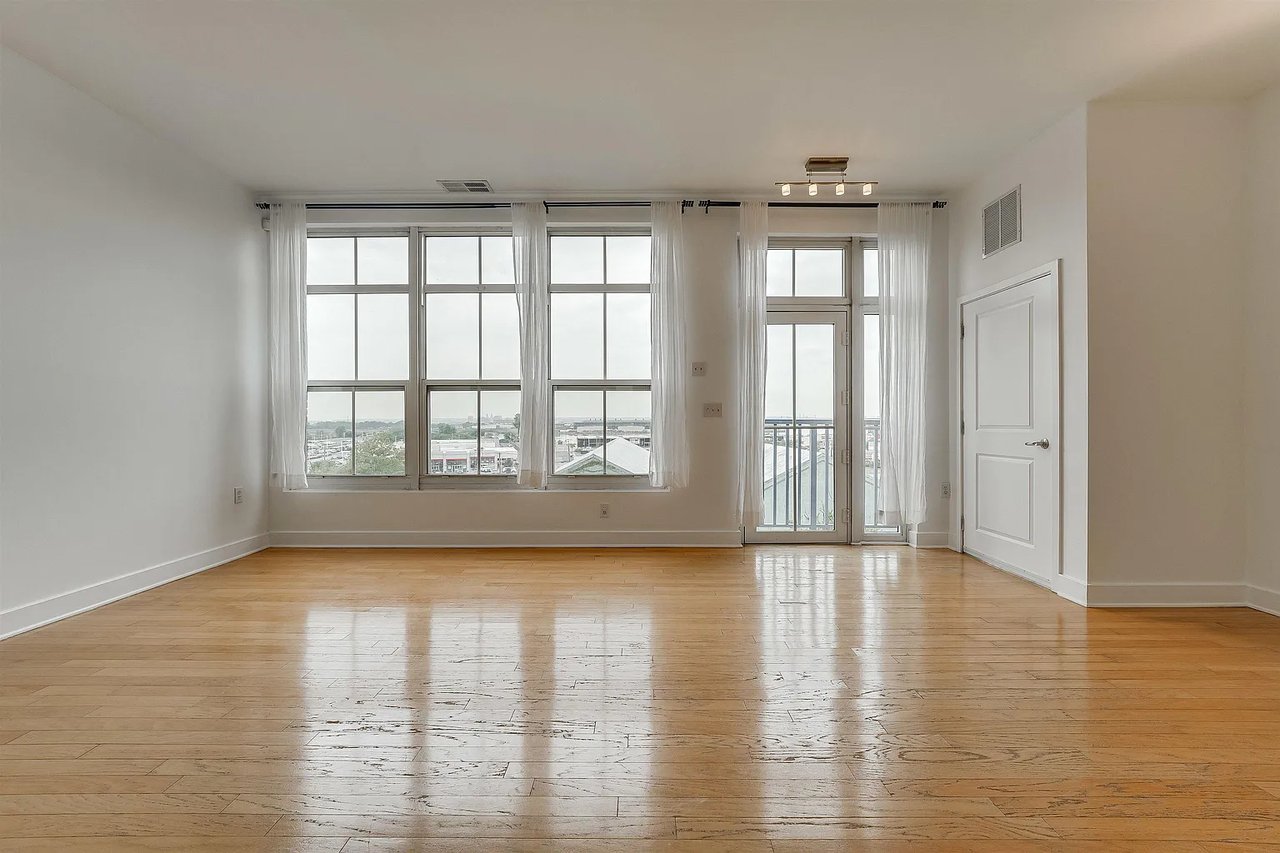 3 Greenwich Dr #112