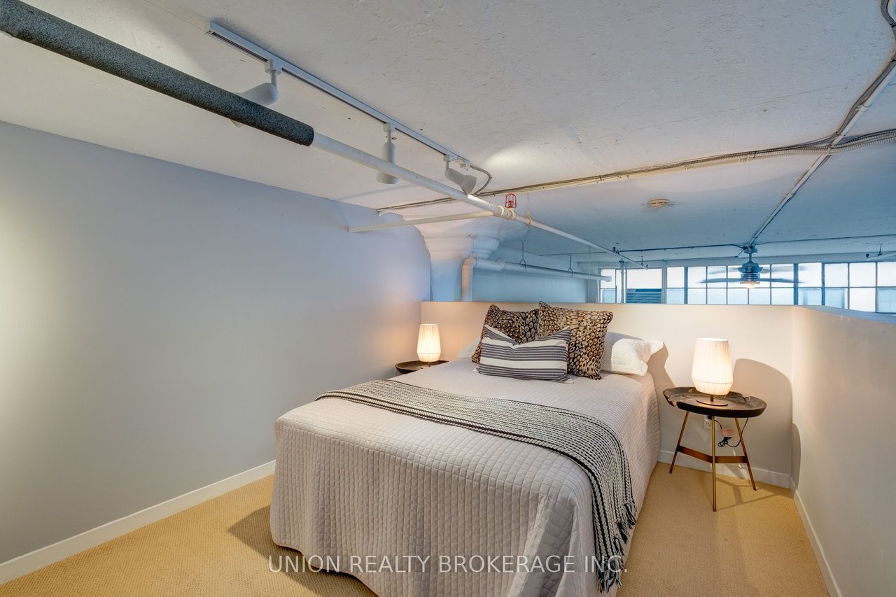 245 Carlaw Ave, Ste 509A