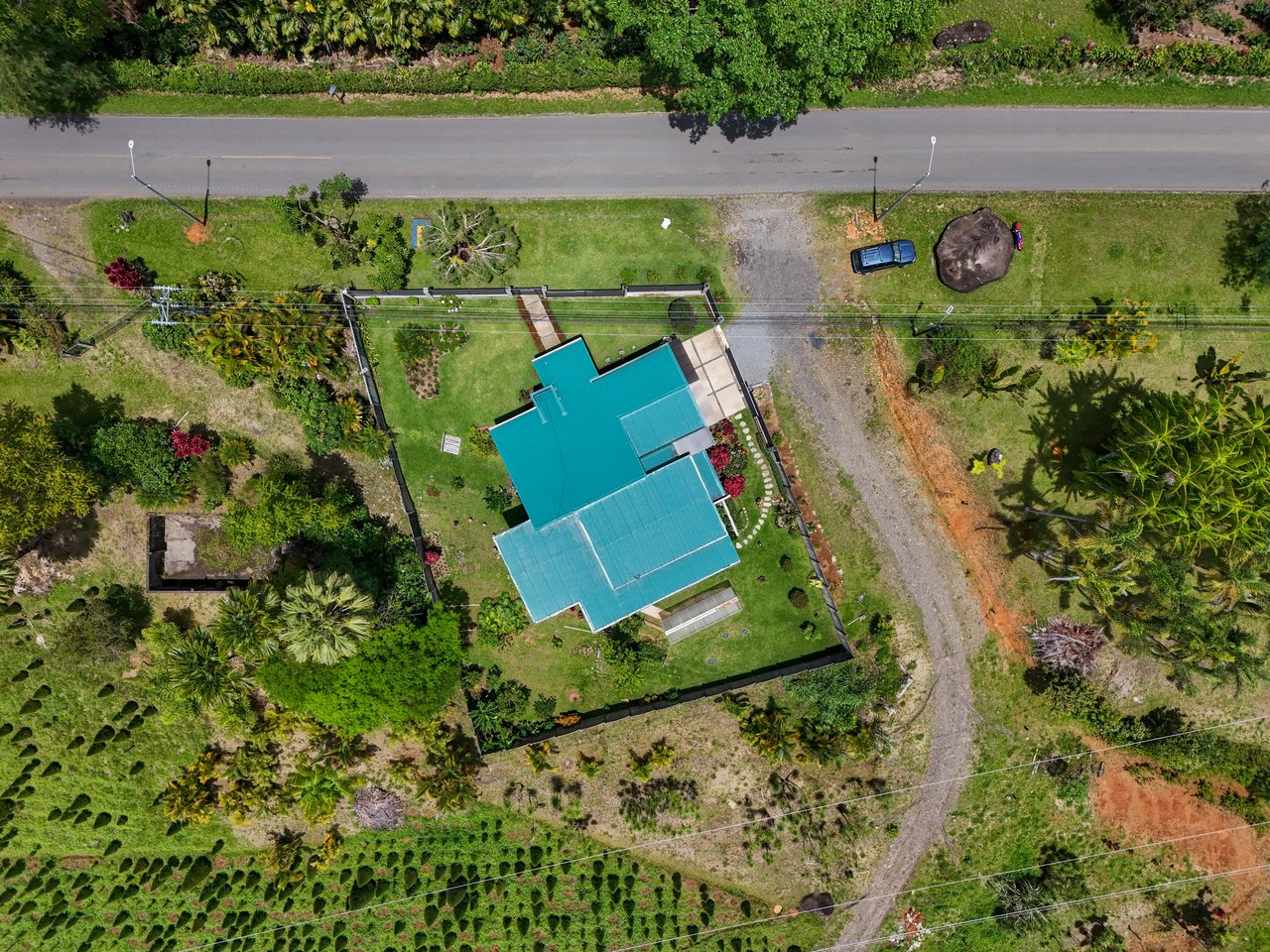 5-BEDROOM CHIRRIPO MOUNTAIN VIEW HOME WITH EASY ACCESS, PREMIUM FINISHES, FRUIT TREES AND LANSCAPED – 0.22 ACRES