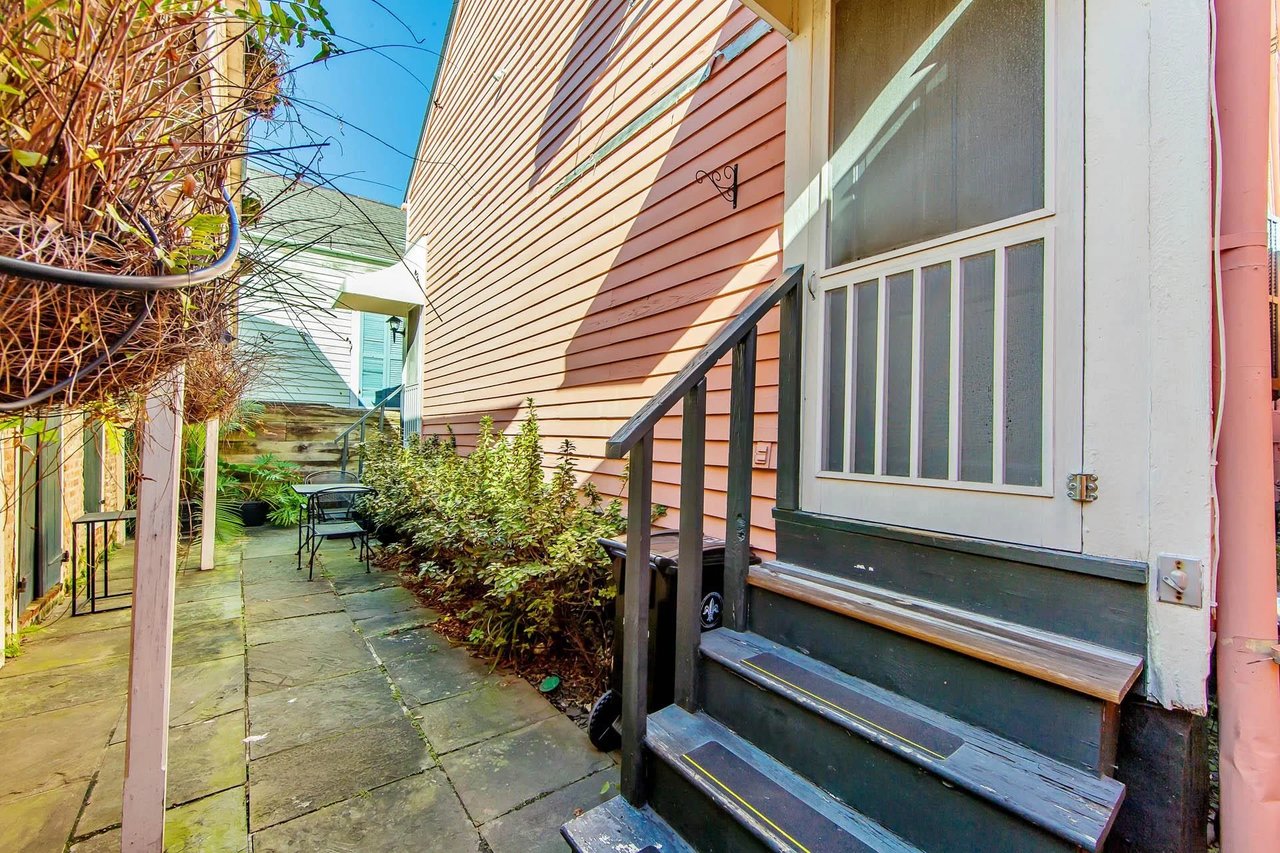 914 Saint Ann St