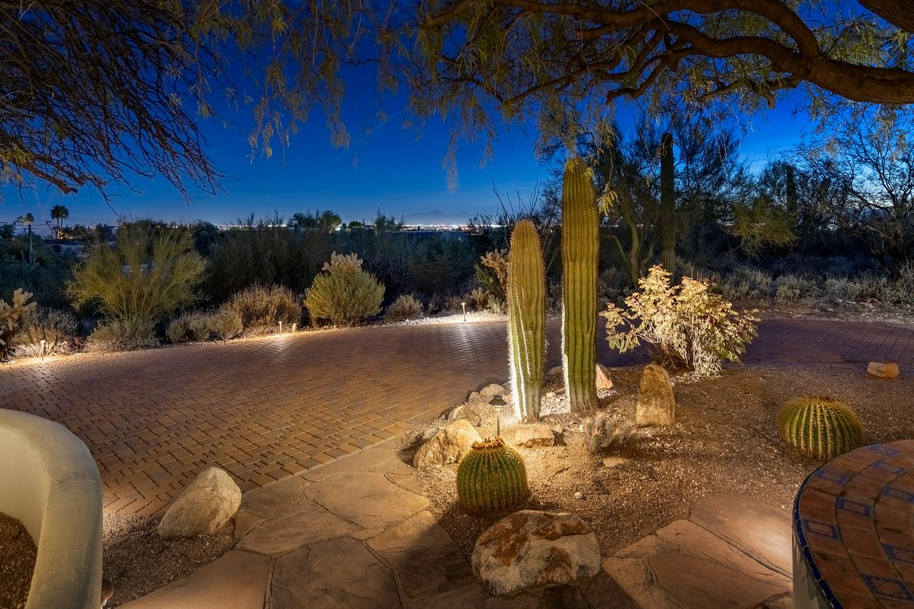 5115 N Corte De Catalonia